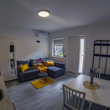 Deluxe Apartment&studio Nona Fa *