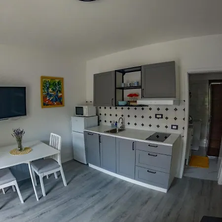 Appartamento Deluxe Apartment&studio Nona Fa *