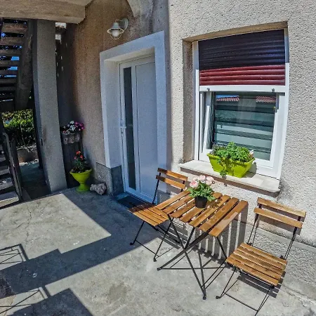 Apartament Deluxe And 
