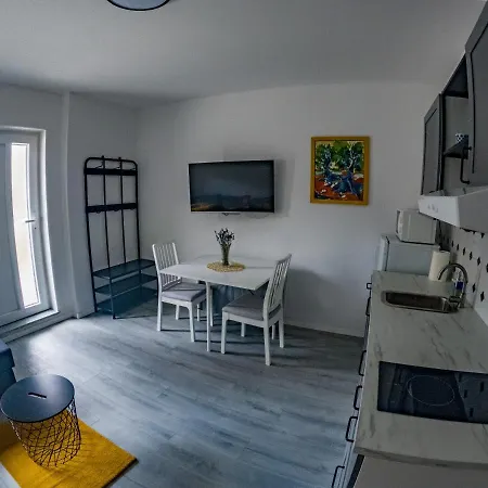 Deluxe Apartment&studio Nona Fa