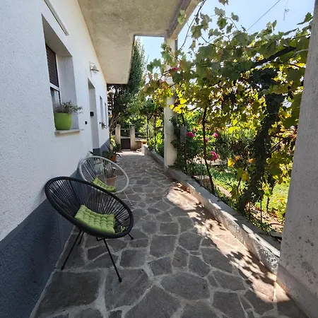 Deluxe Apartment&studio Nona Fa