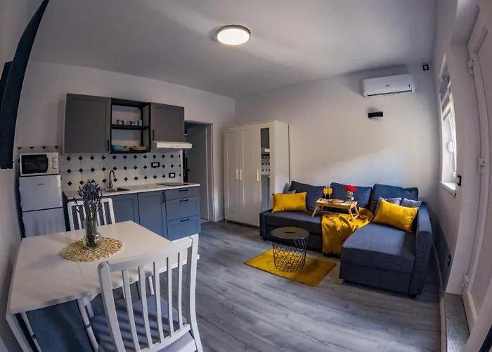 Apartament Deluxe And 